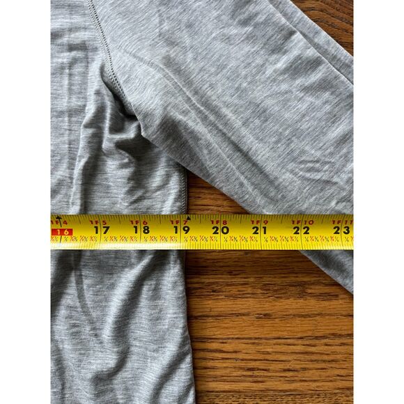 FOURLAPS Gray Long Sleeve Active Performance Shirt Top Women's Size Medium - Picture 10 of 11